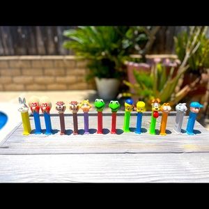 Pez Vintage 1995-66 Garfield&Friends, Looney Tunes,Jim Henson,Peanuts Lot Of 14